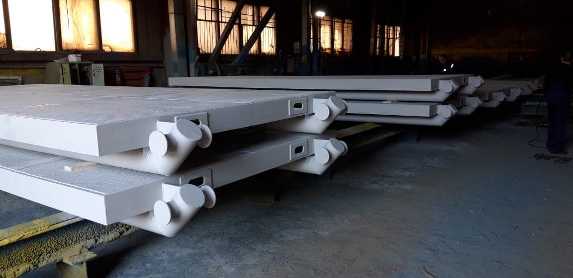 Стеллажи (сани) для размещения оборудования