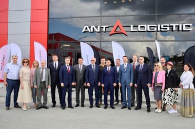 Александр Шохин и Денис Пушилин посетили  Логистический комплекс ANT-Logistic